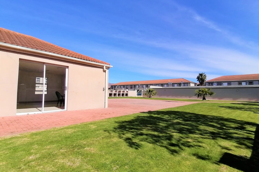 2 Bedroom Property for Sale in Guldenland Western Cape